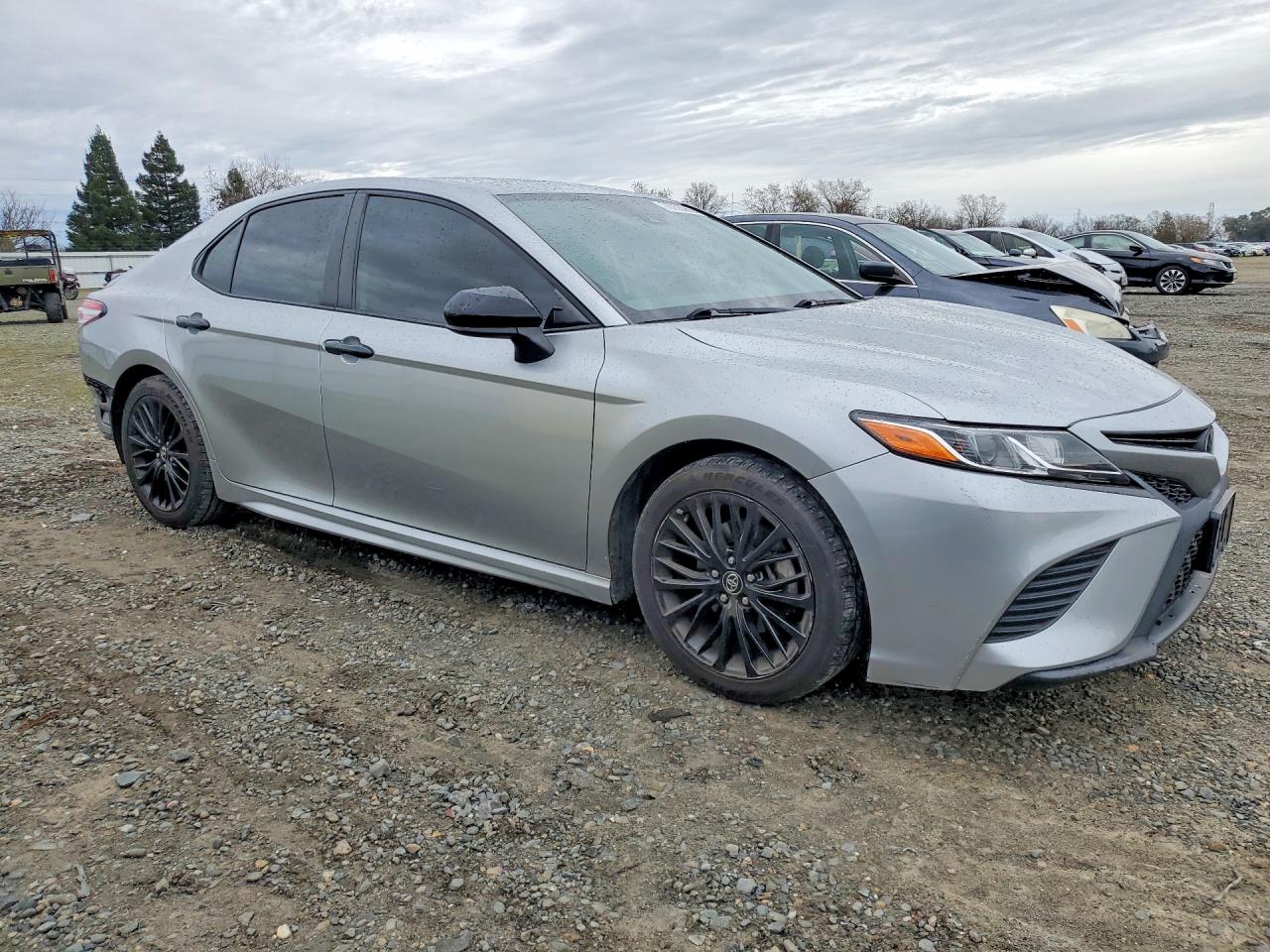 2020 TOYOTA CAMRY SE photo 10