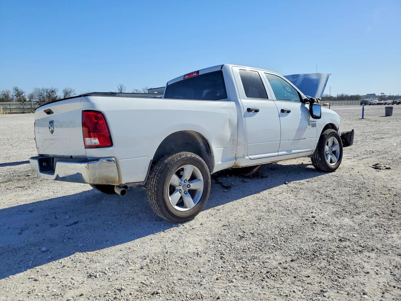 2021 RAM 1500 CLASSIC TRADESMAN photo 3