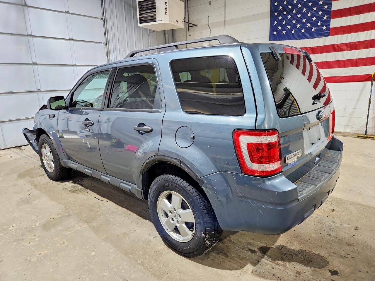 2011 FORD ESCAPE XLT photo 2
