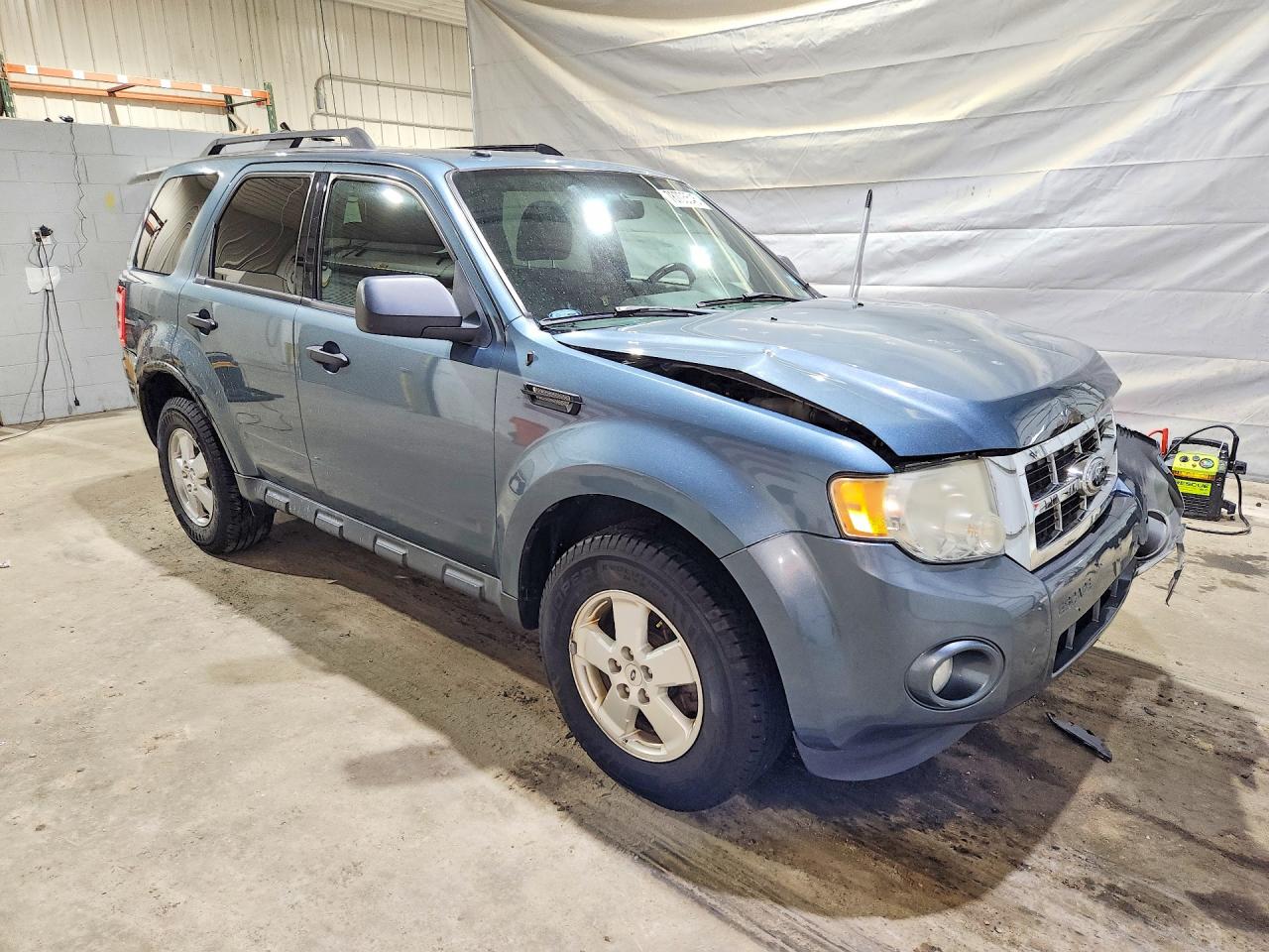 2011 FORD ESCAPE XLT photo 4