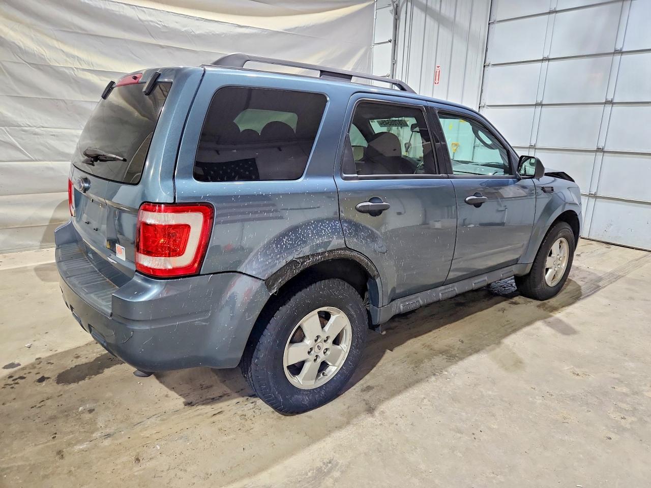 2011 FORD ESCAPE XLT photo 3