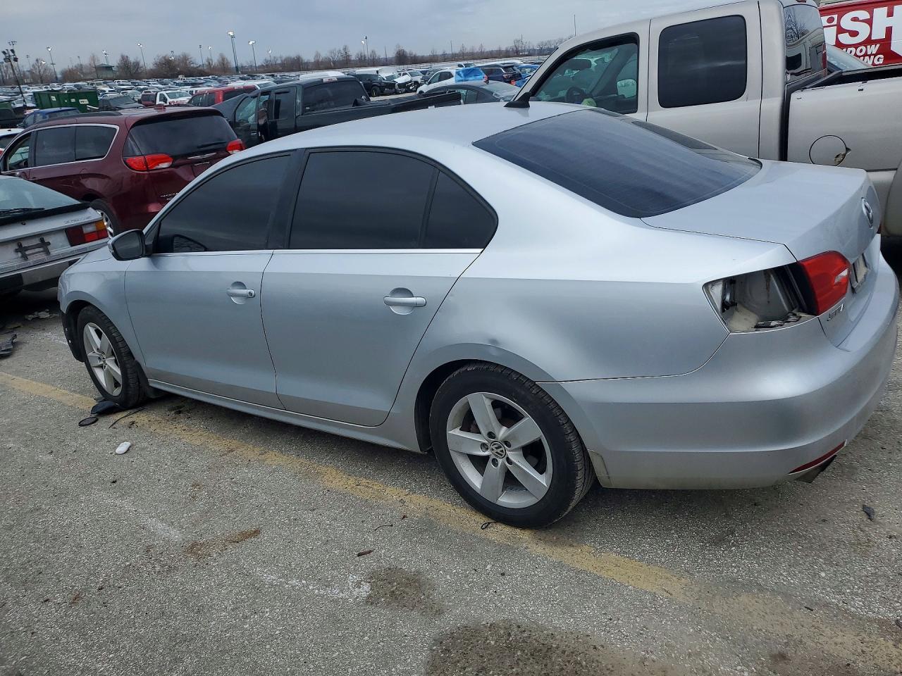 2014 VOLKSWAGEN JETTA TDI photo 2