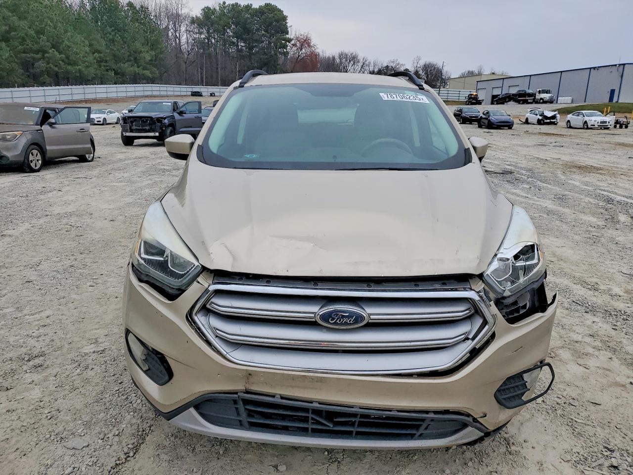 2017 FORD ESCAPE SE photo 13