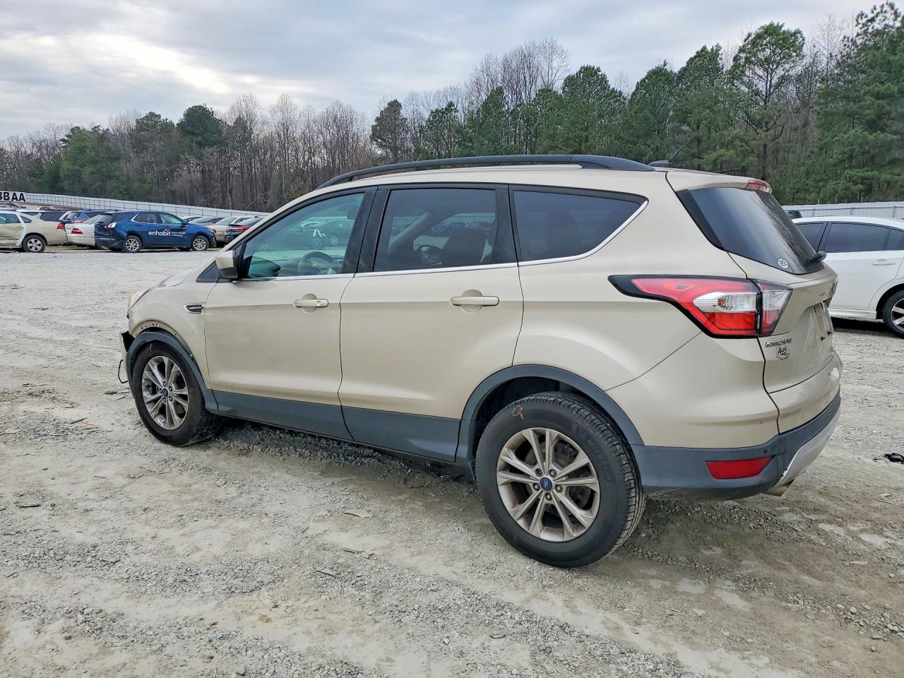 2017 FORD ESCAPE SE photo 4
