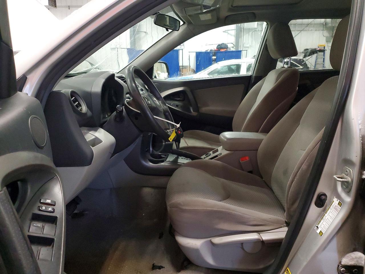 2012 TOYOTA RAV4 photo 7