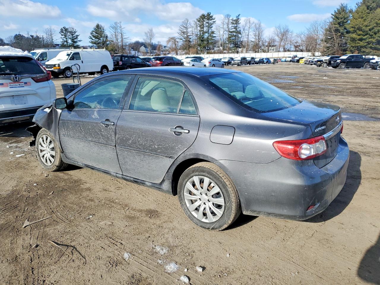 2013 TOYOTA COROLLA LE photo 2