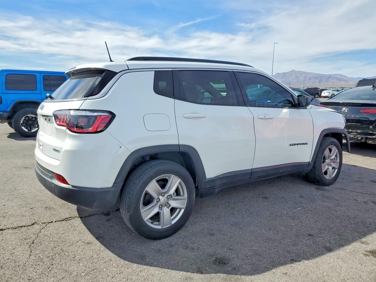 2022 JEEP COMPASS LATITUDE photo 5