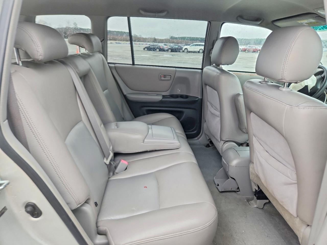 2005 TOYOTA HIGHLANDER LIMITED photo 11