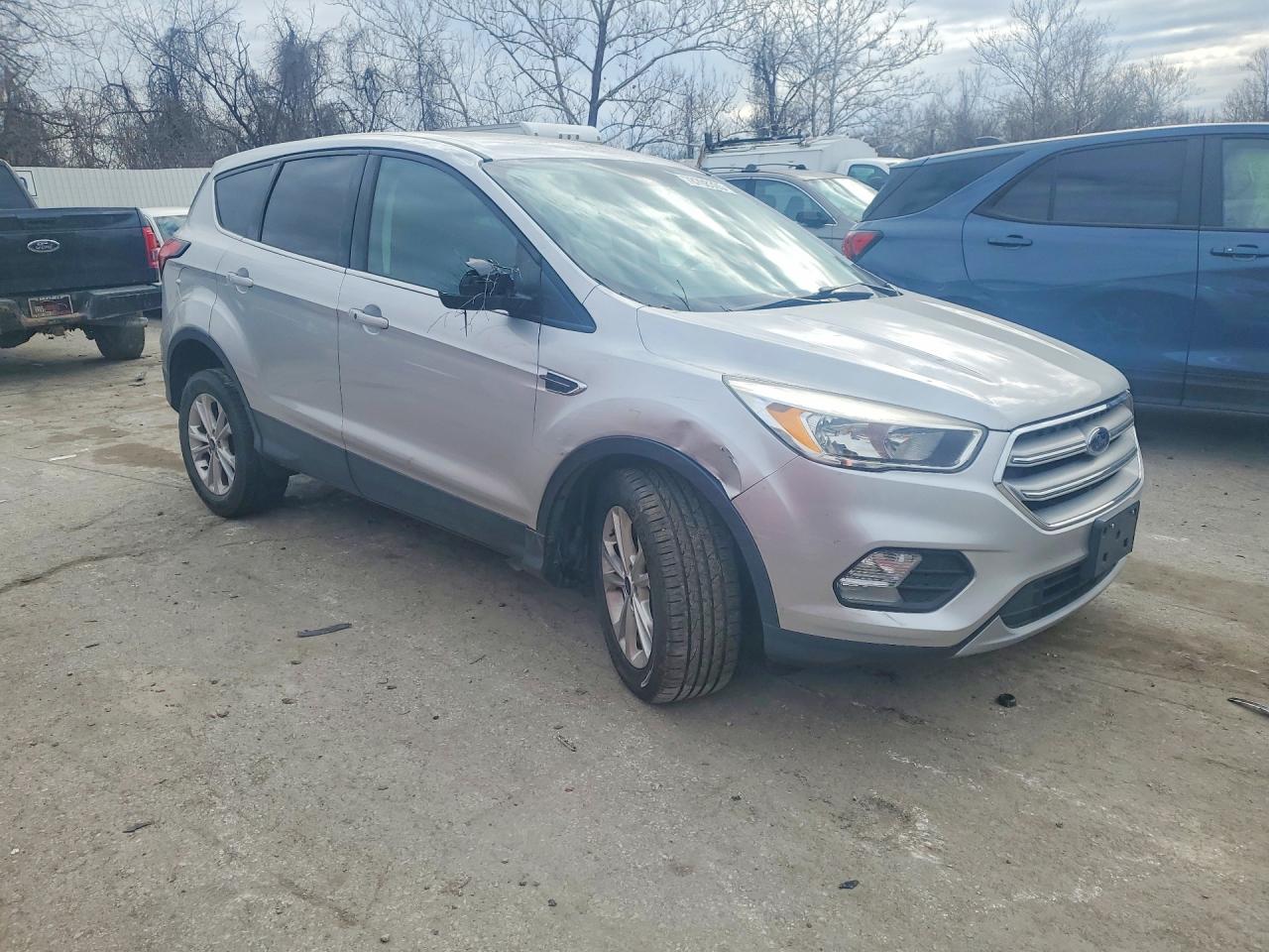 2019 FORD ESCAPE SE photo 10