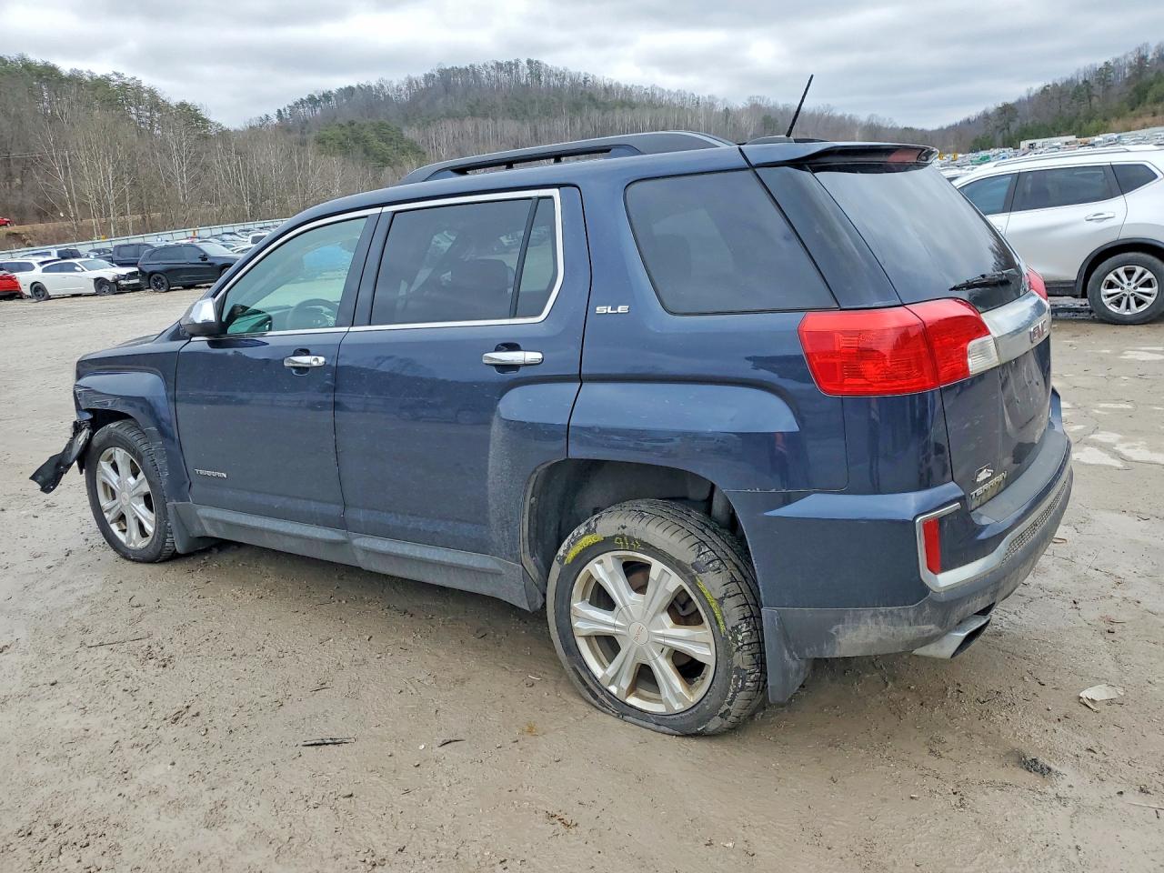 2017 GMC TERRAIN SLE photo 3