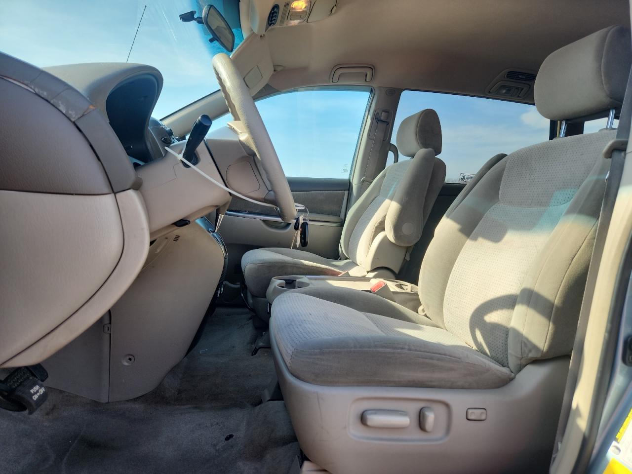 2008 TOYOTA SIENNA CE photo 7
