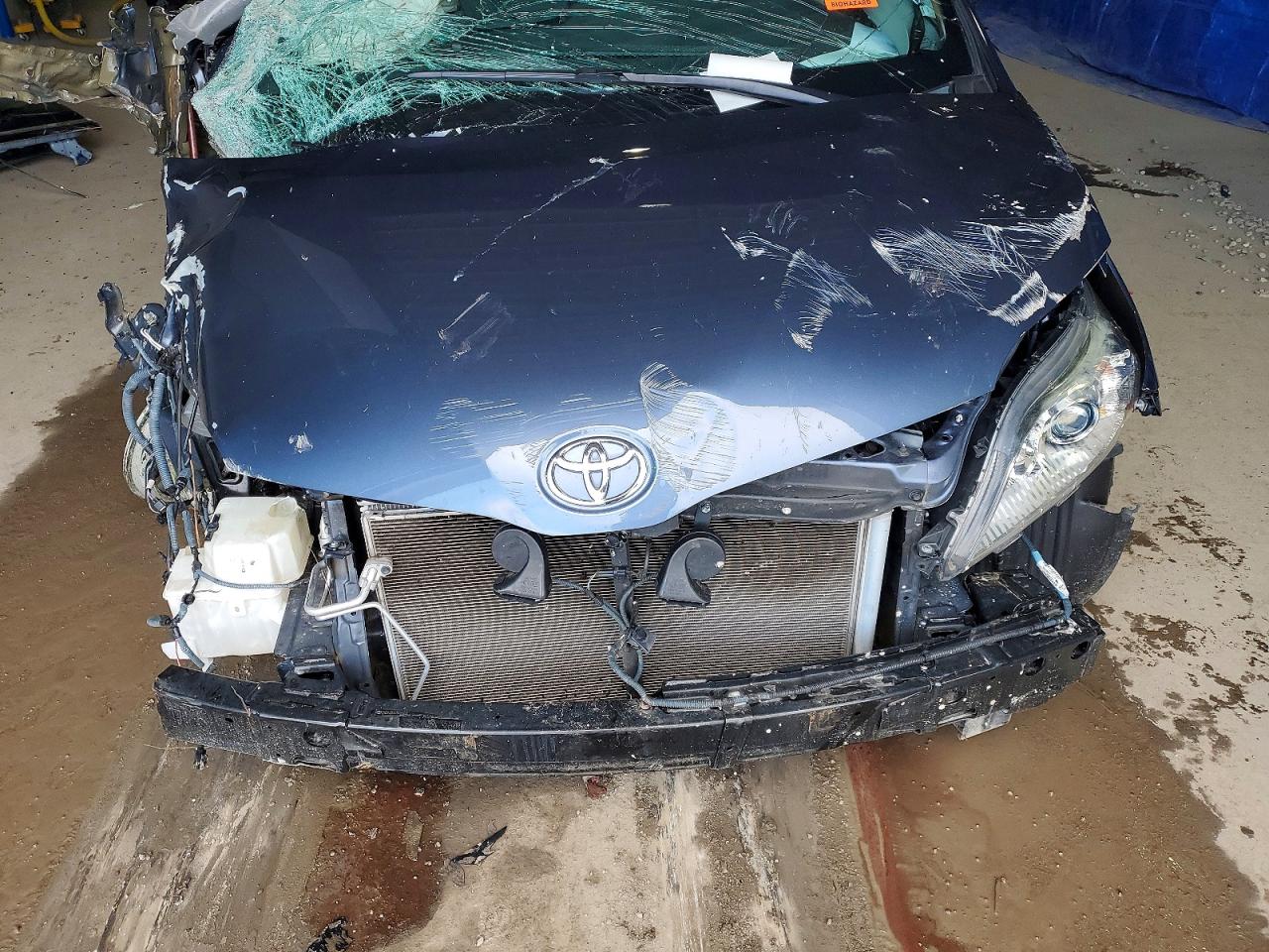2015 TOYOTA SIENNA photo 23