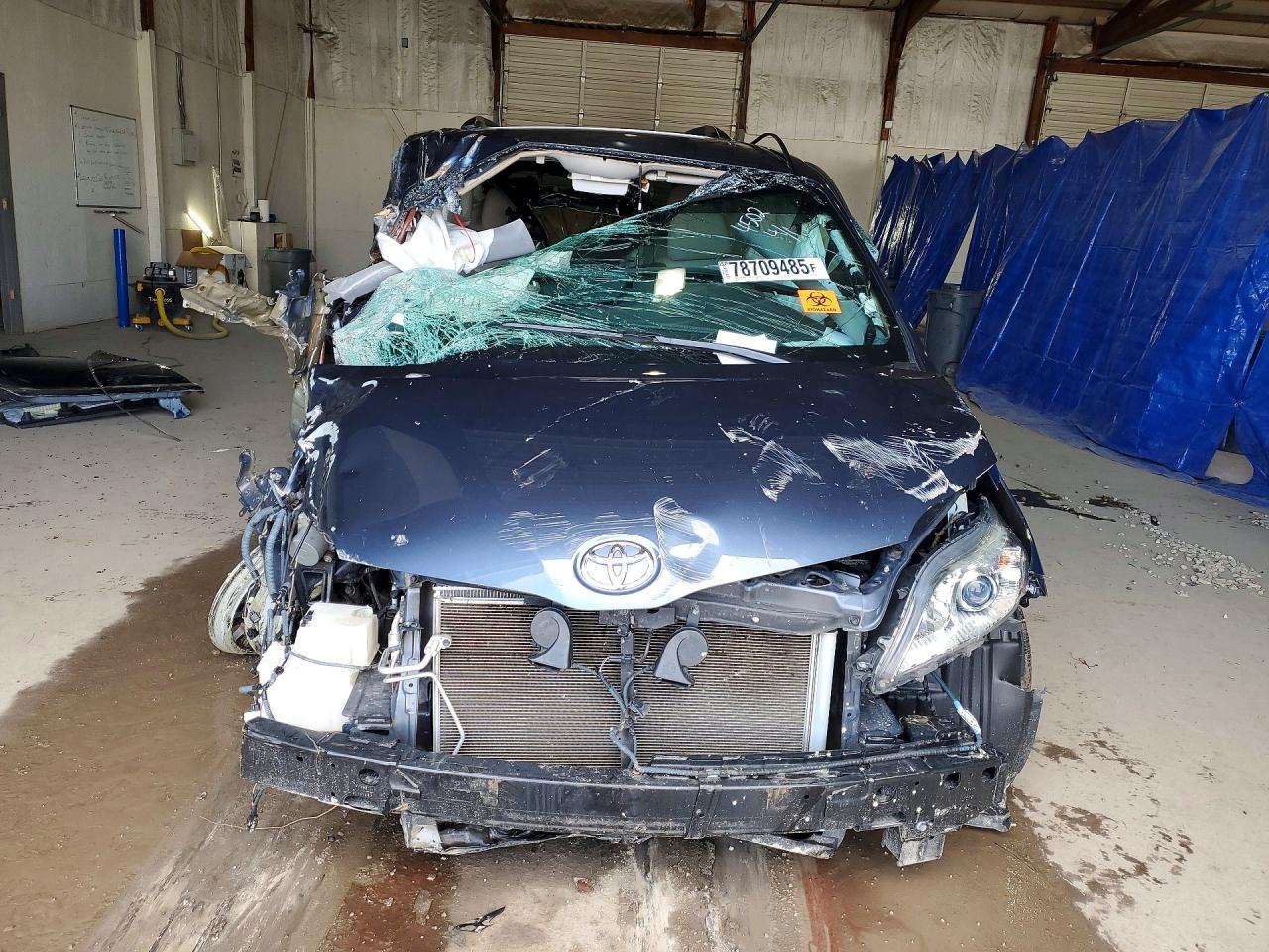 2015 TOYOTA SIENNA photo 9