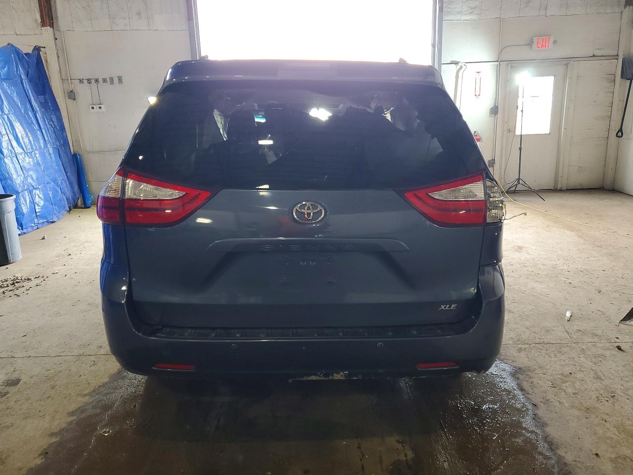 2015 TOYOTA SIENNA photo 11