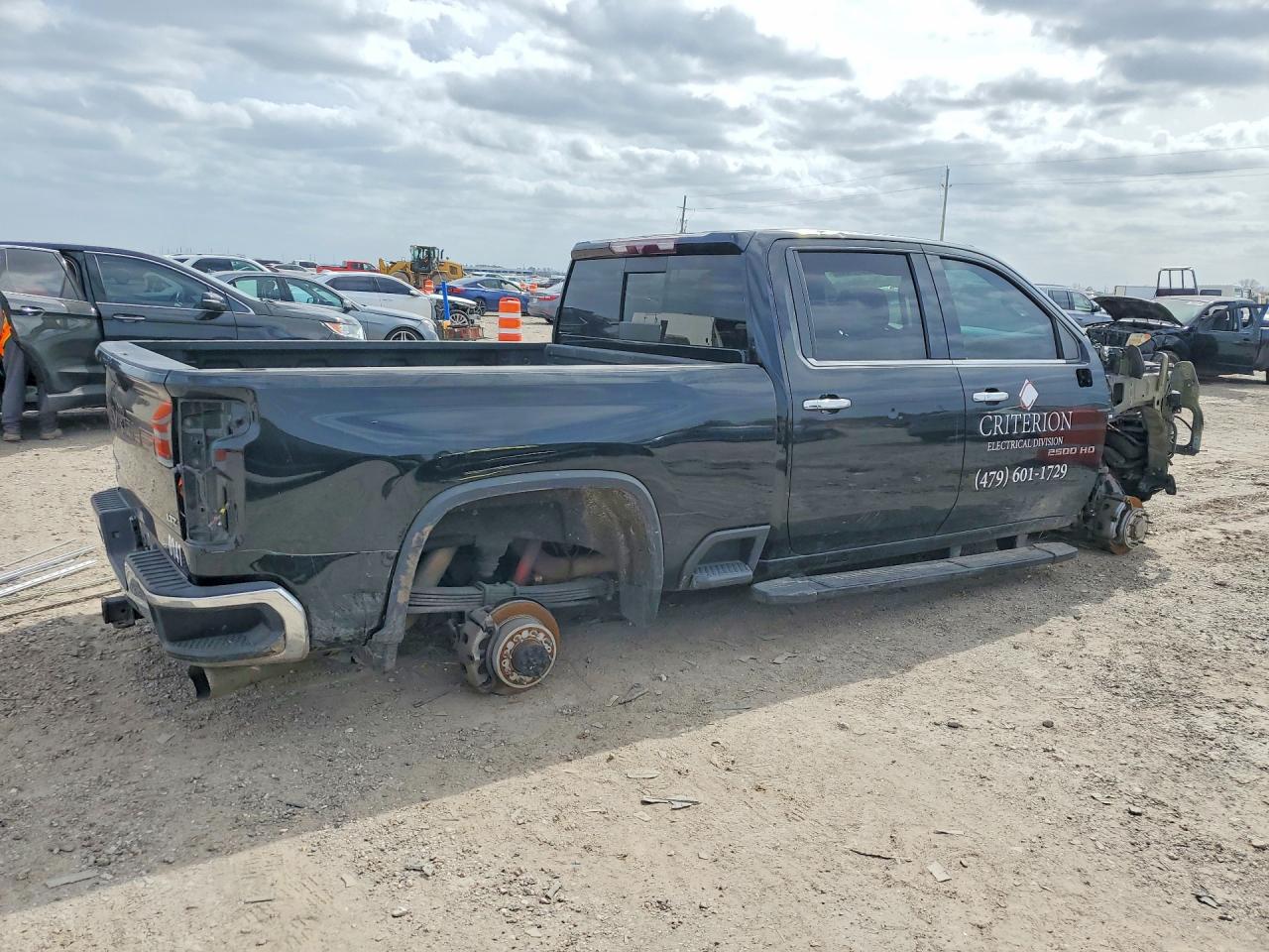 2021 CHEVROLET SILVERADO K2500 HEAVY DUTY LTZ photo 3