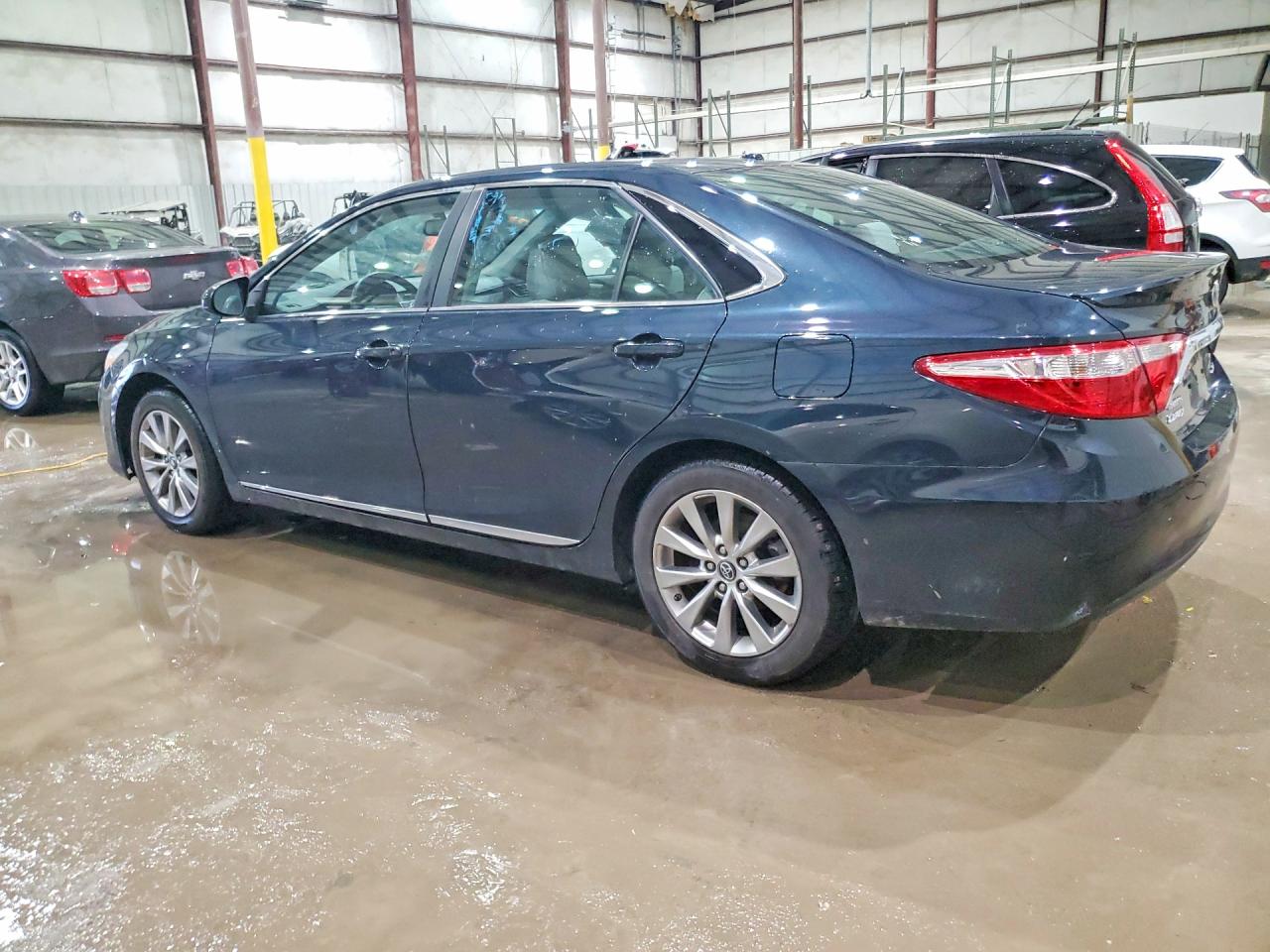 2017 TOYOTA CAMRY XLE photo 4