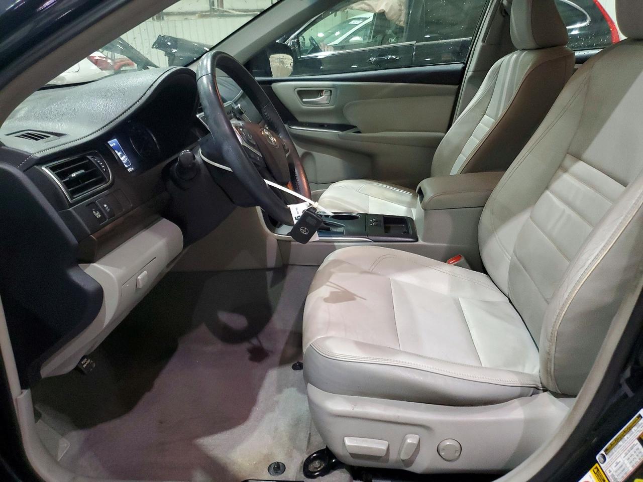 2017 TOYOTA CAMRY XLE photo 19