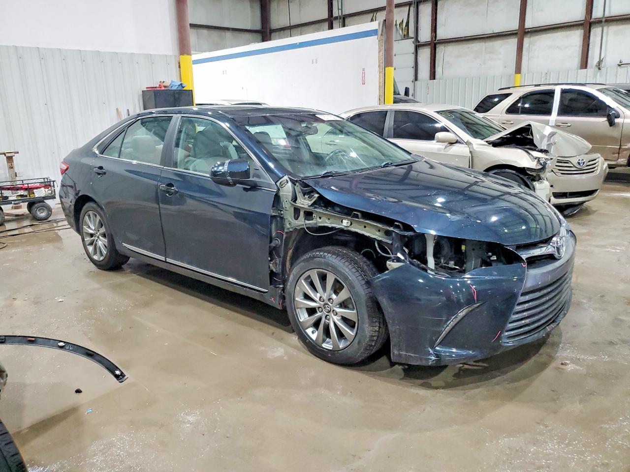 2017 TOYOTA CAMRY XLE photo 10