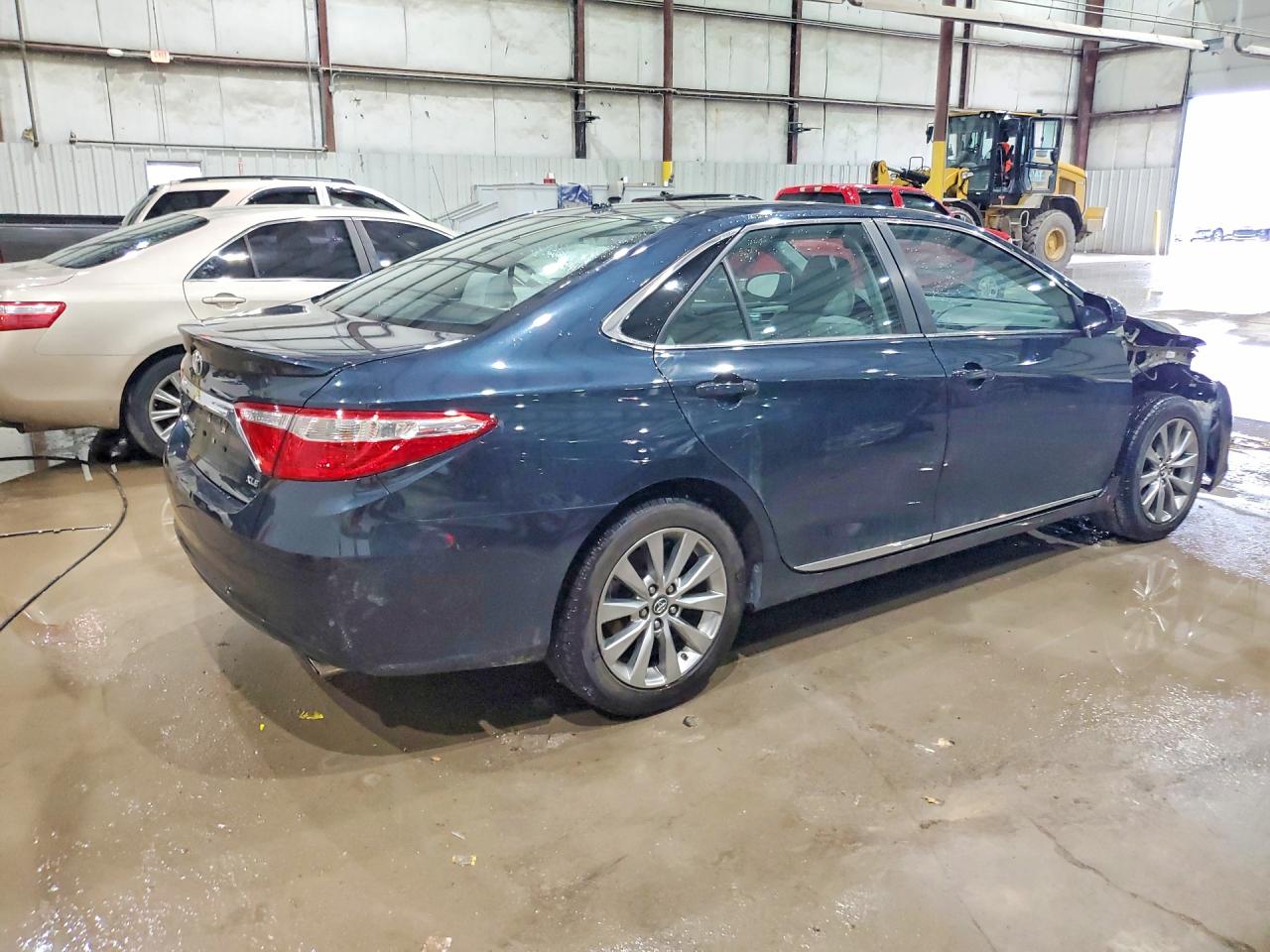 2017 TOYOTA CAMRY XLE photo 7