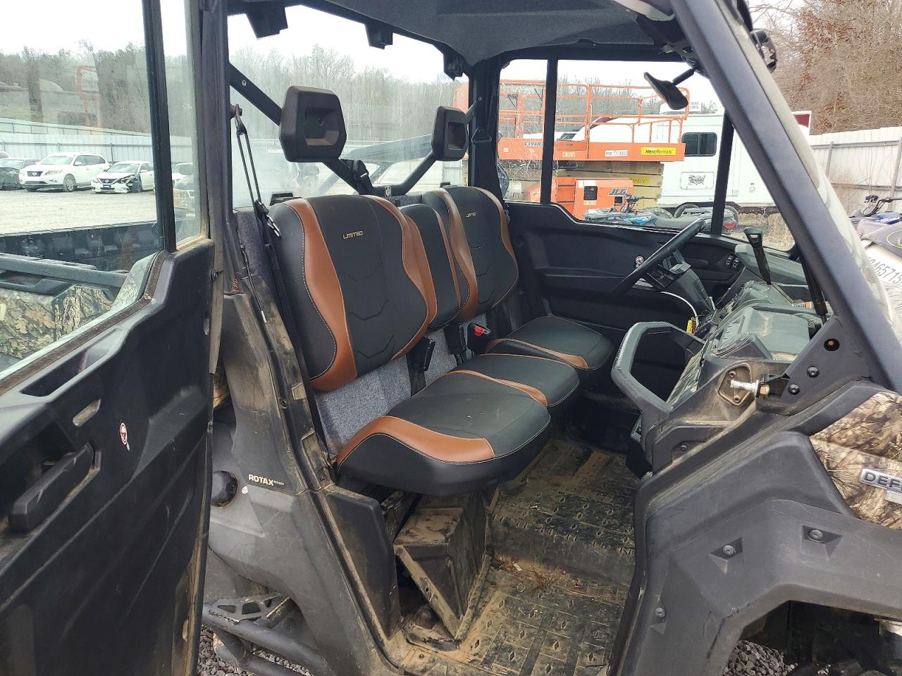 2023 CAN-AM DEFENDER LIMITED CAB HD10 photo 6