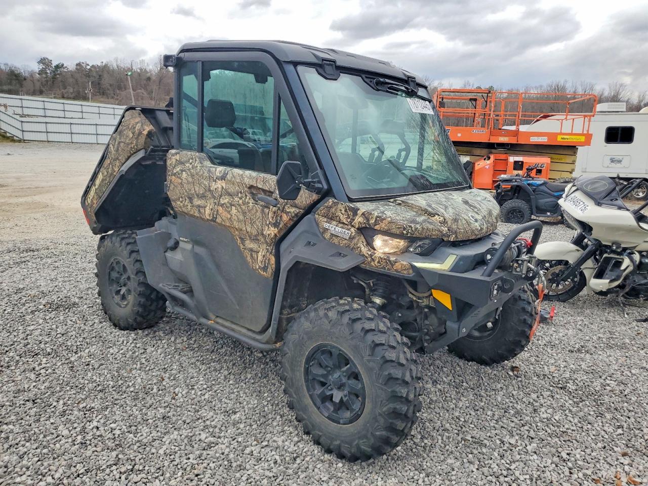 2023 CAN-AM DEFENDER