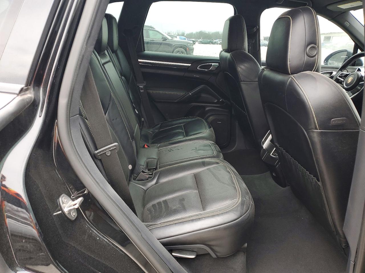 2017 PORSCHE CAYENNE photo 21