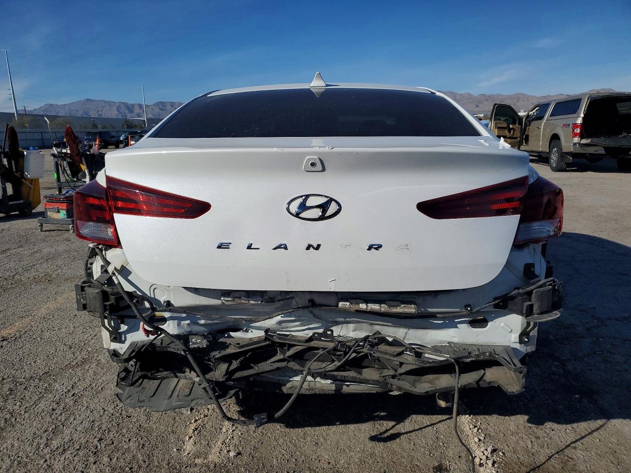 2020 HYUNDAI ELANTRA SEL photo 11