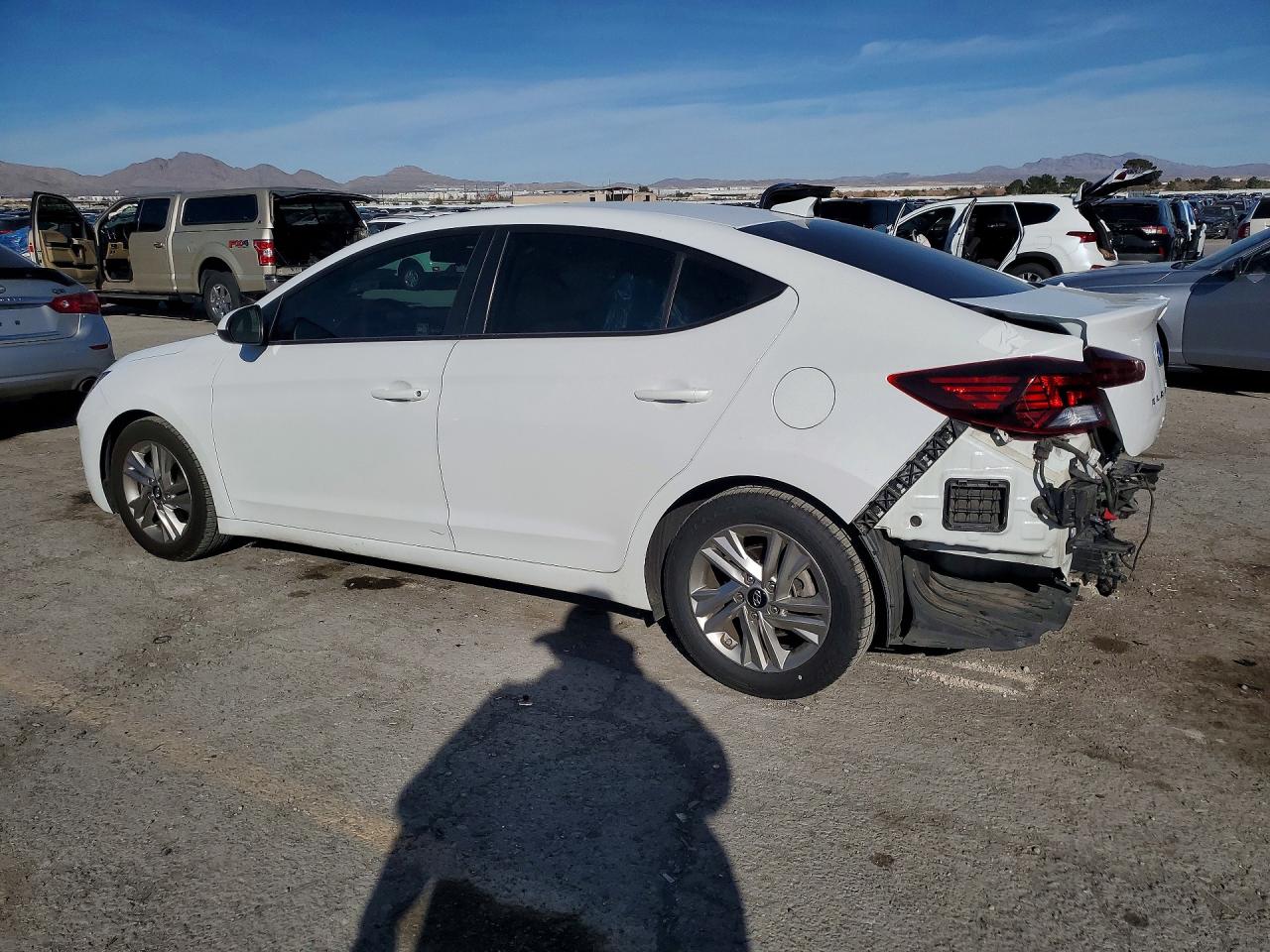 2020 HYUNDAI ELANTRA SEL photo 3