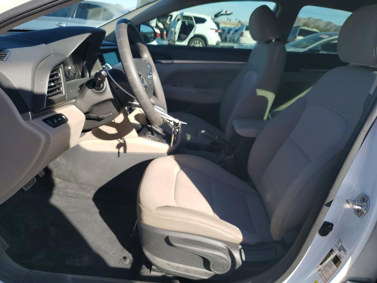 2020 HYUNDAI ELANTRA SEL photo 13