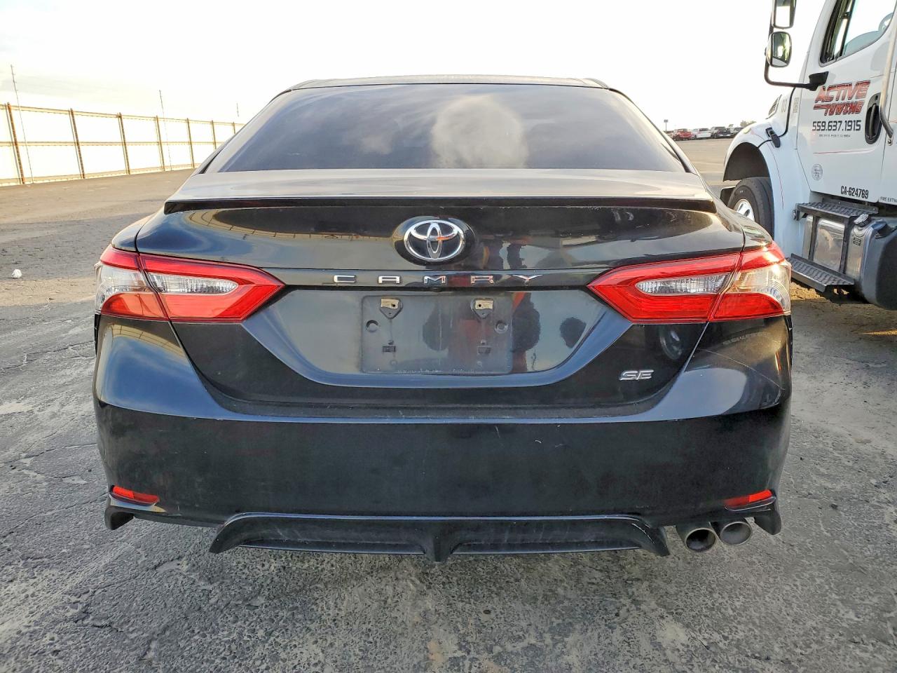 2018 TOYOTA CAMRY SE photo 16