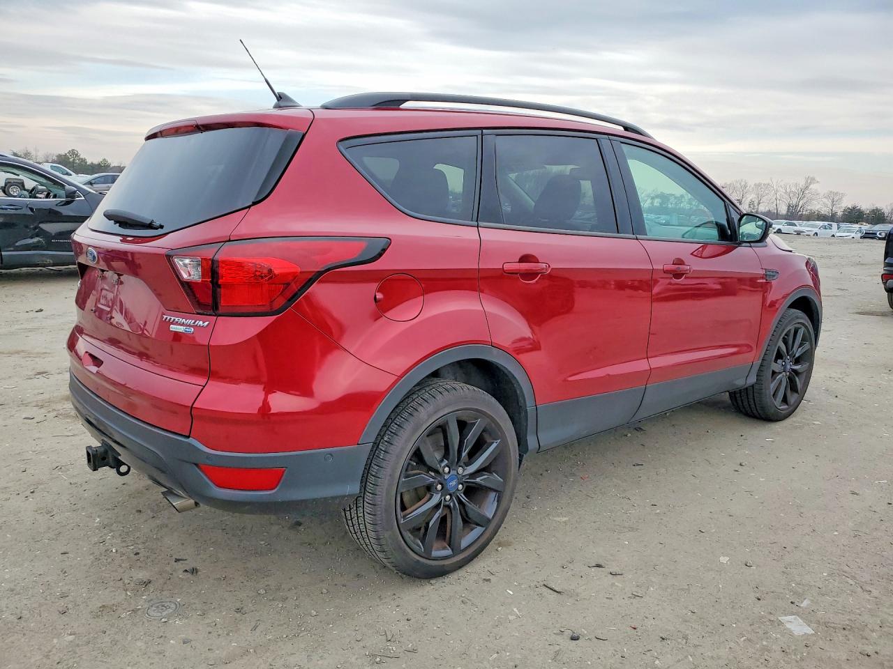 2019 FORD ESCAPE TITANIUM photo 3