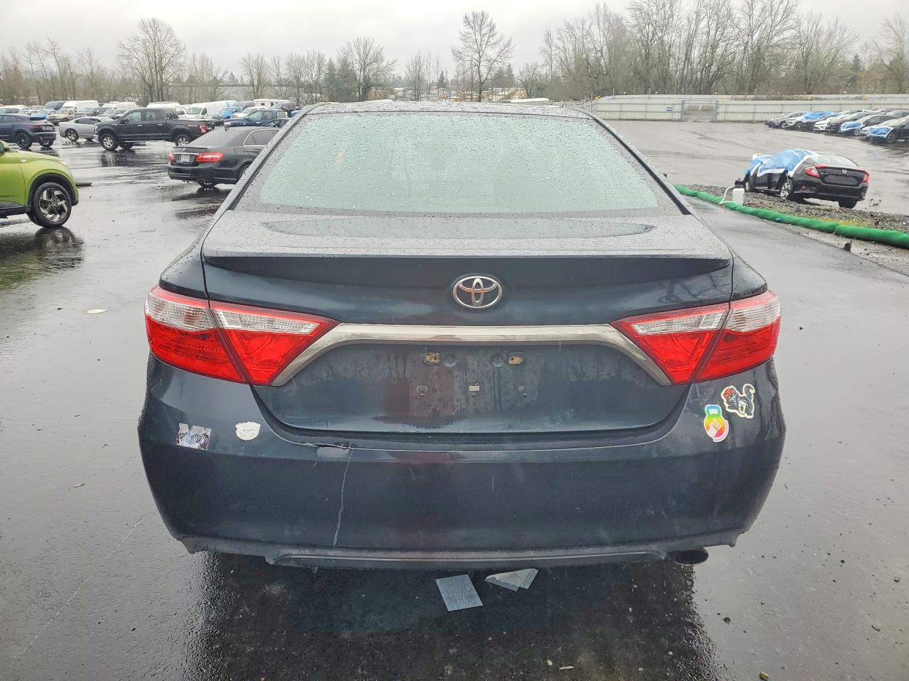 2016 TOYOTA CAMRY SE photo 6