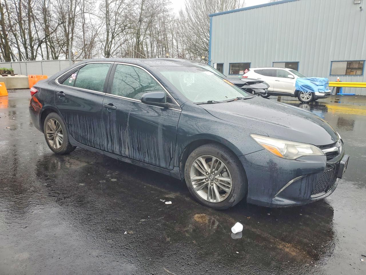 2016 TOYOTA CAMRY SE photo 4
