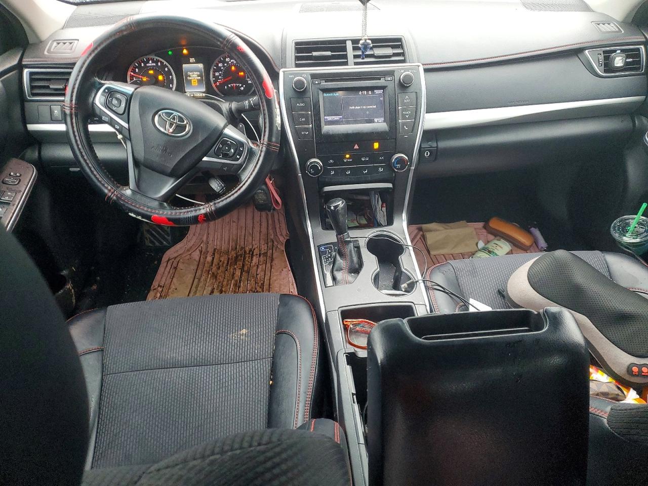 2016 TOYOTA CAMRY SE photo 8