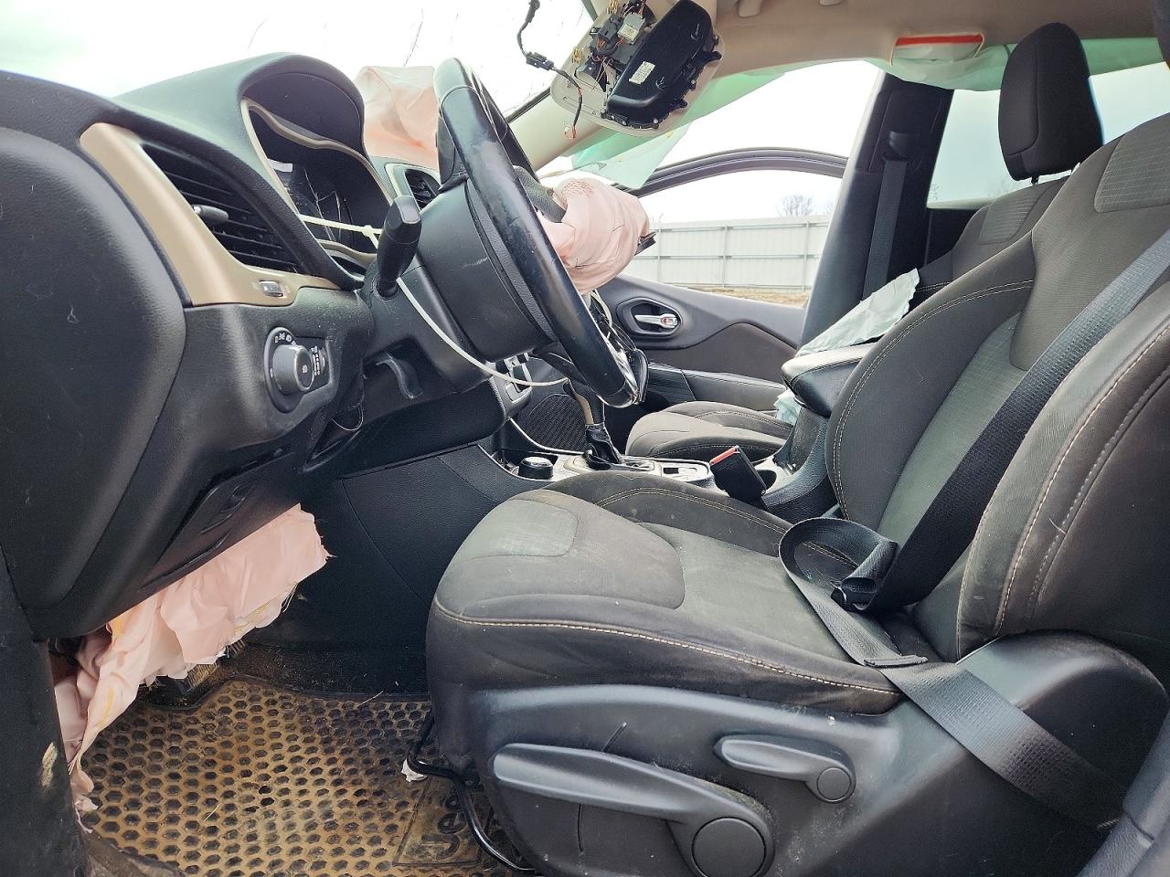 2016 JEEP CHEROKEE LATITUDE photo 25