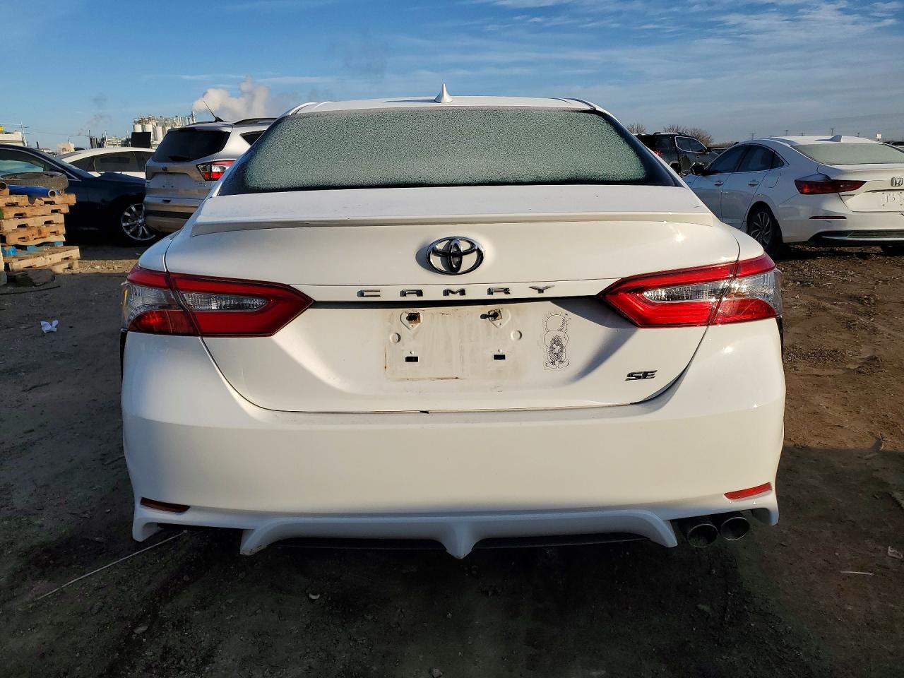 2019 TOYOTA CAMRY L photo 6