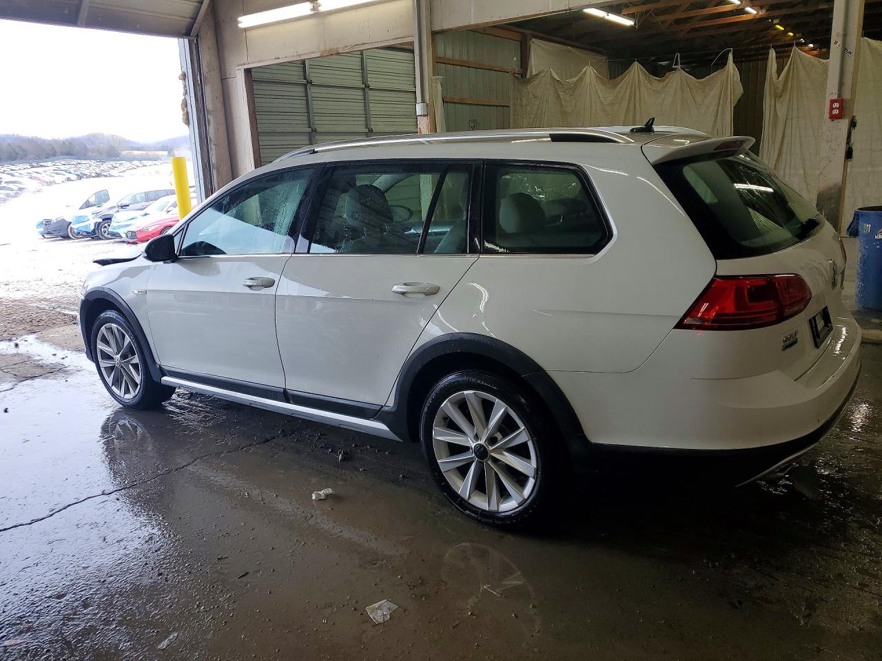 2017 VOLKSWAGEN GOLF ALLTRACK S photo 4