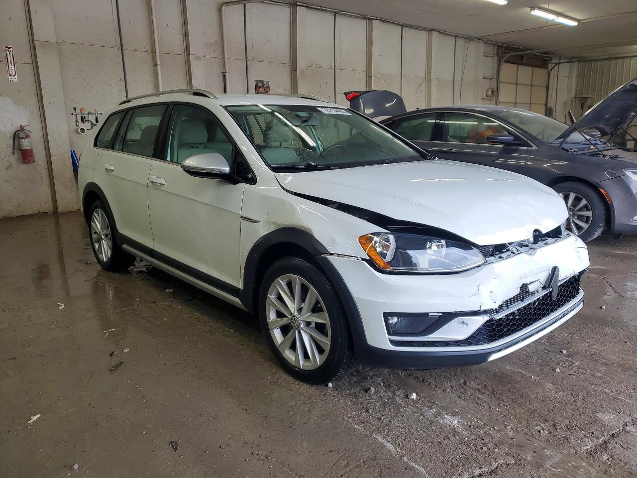 2017 VOLKSWAGEN GOLF ALLTRACK S photo 10