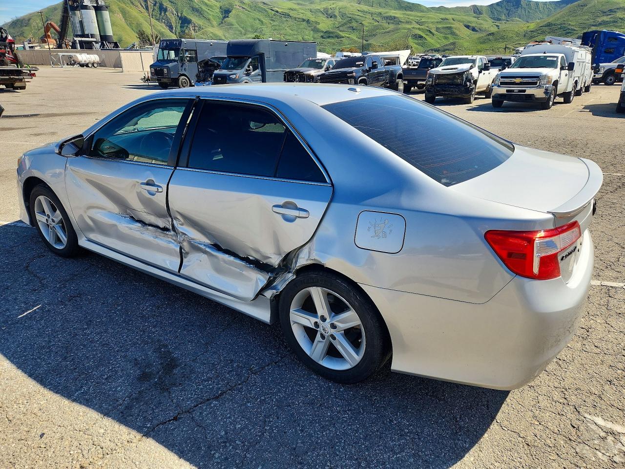 2012 TOYOTA CAMRY BASE photo 2