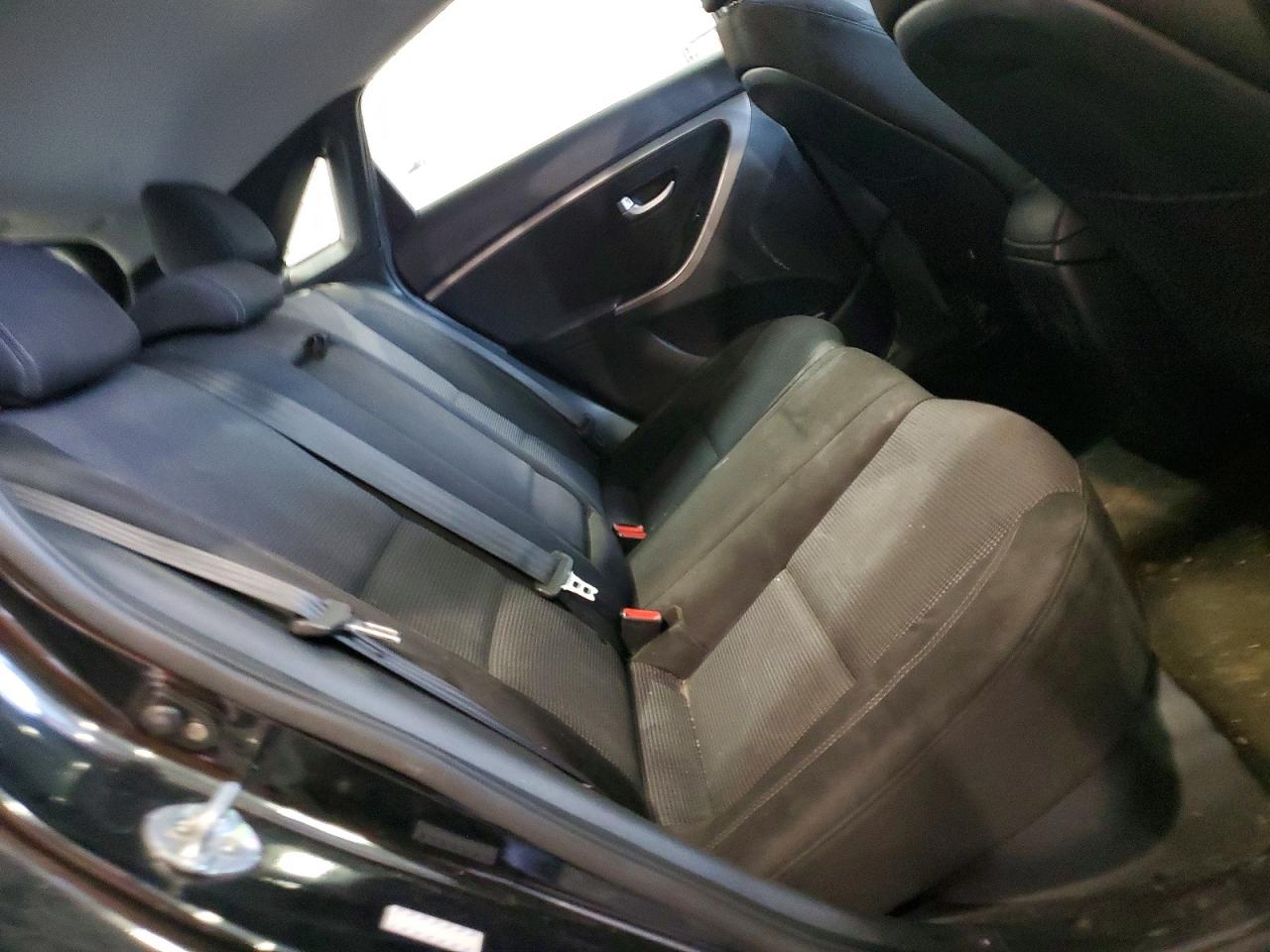 2017 HYUNDAI ELANTRA GT BASE photo 19