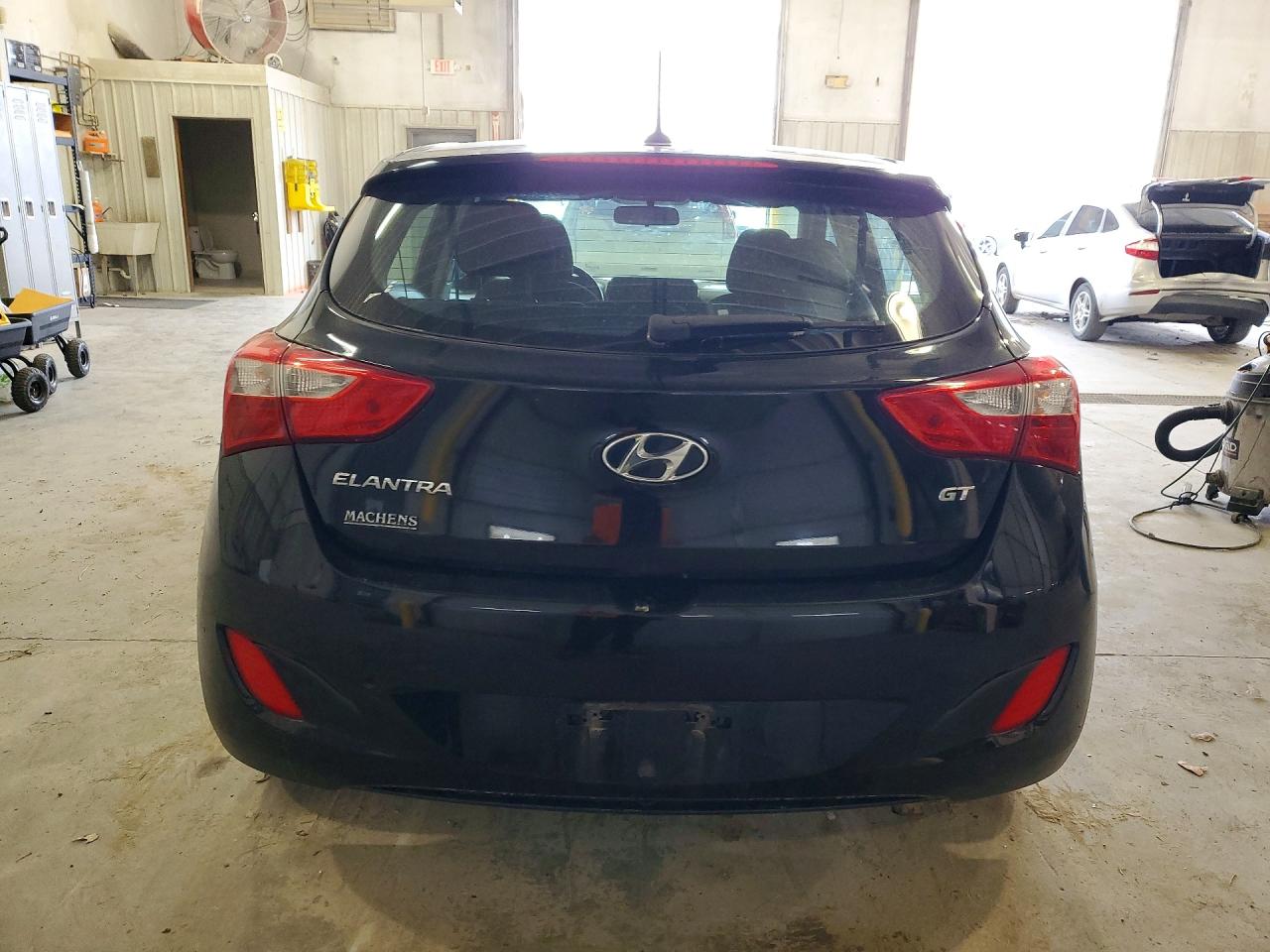 2017 HYUNDAI ELANTRA GT BASE photo 11
