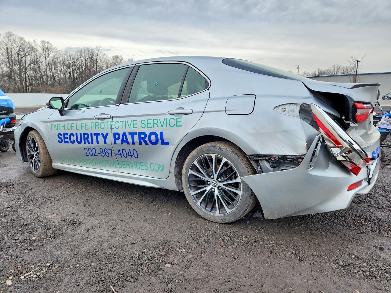 2018 TOYOTA CAMRY SE photo 3