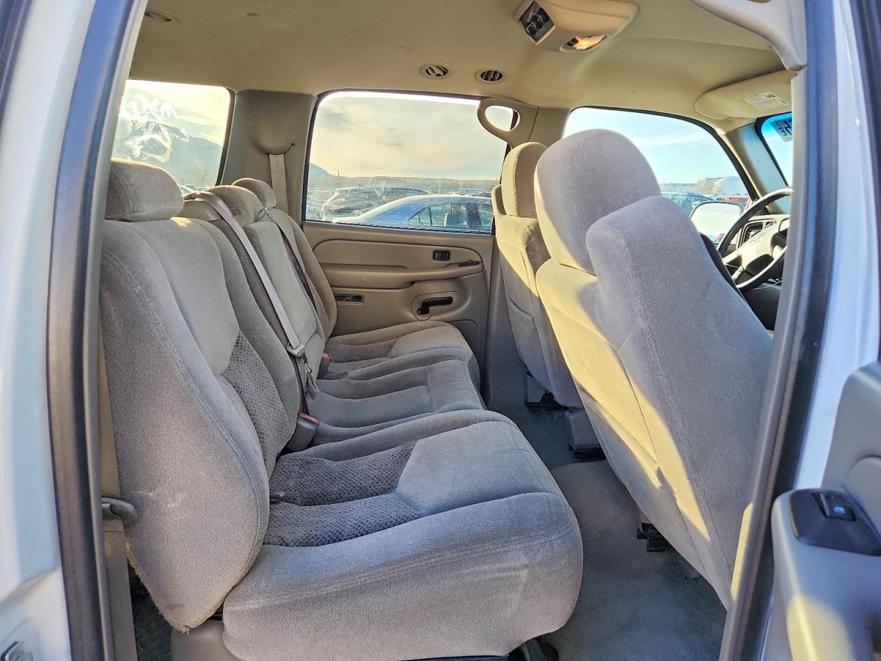 2004 CHEVROLET SUBURBAN K1500 photo 10