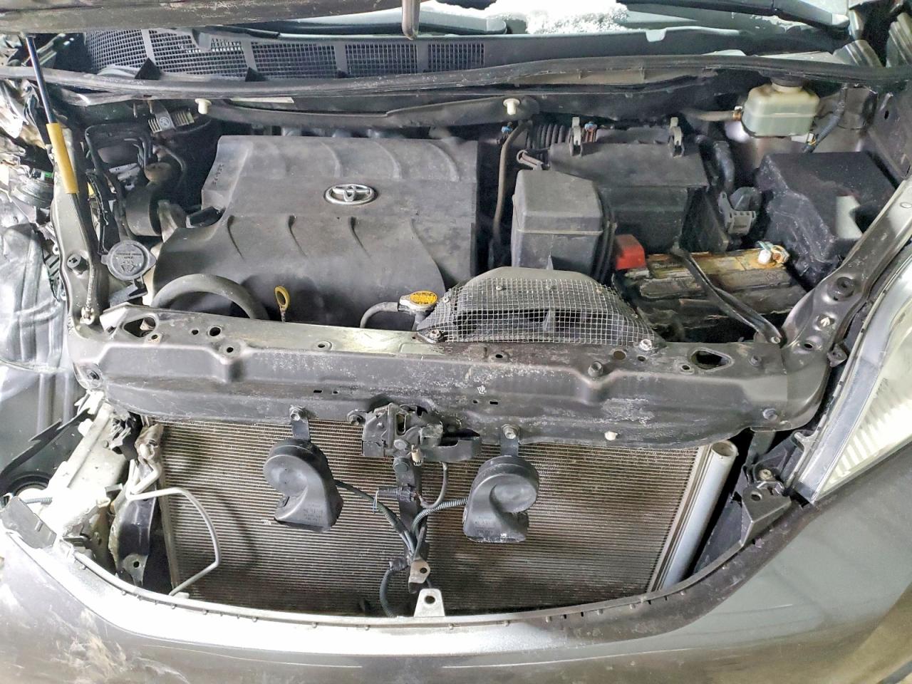 2015 TOYOTA SIENNA XLE photo 12
