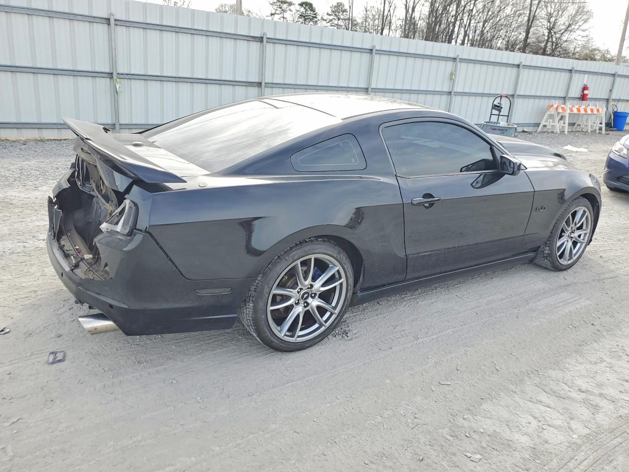 2013 FORD MUSTANG photo 3