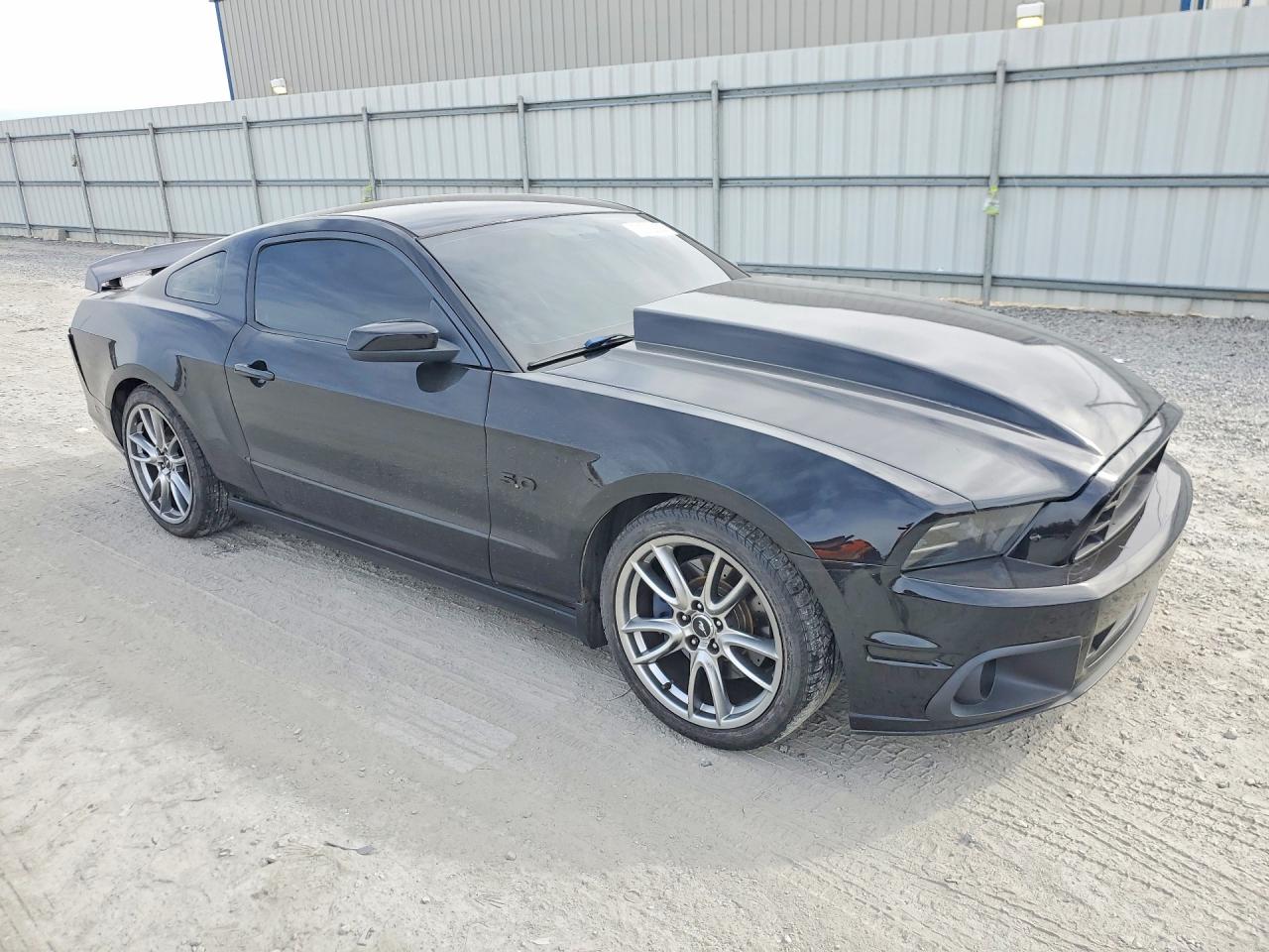 2013 FORD MUSTANG photo 4