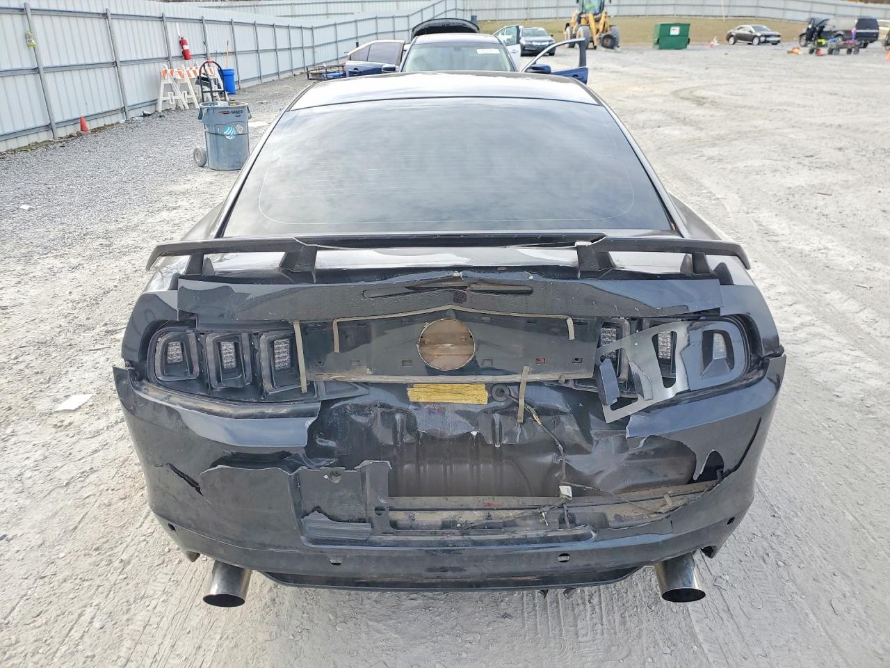 2013 FORD MUSTANG photo 6