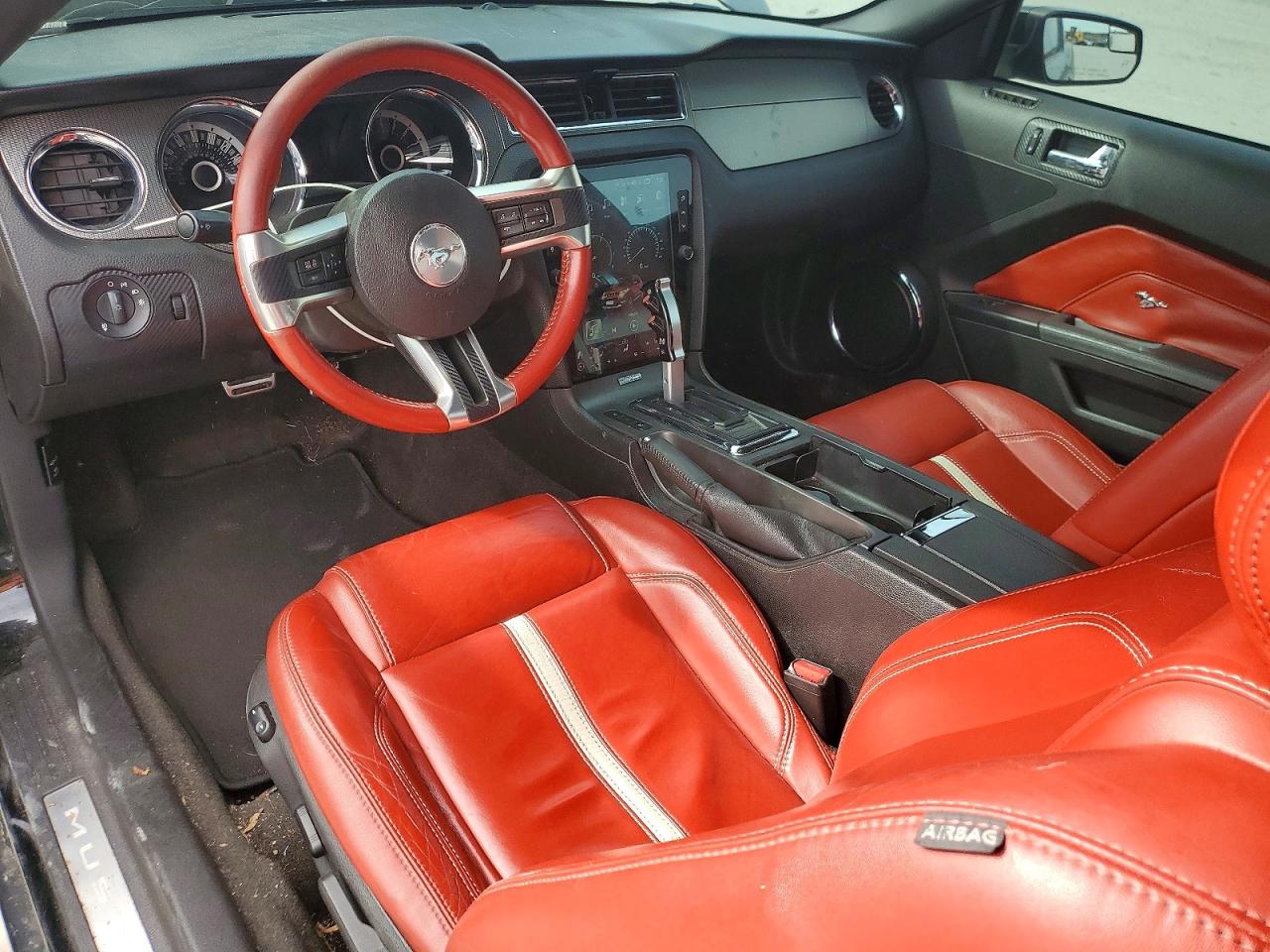2013 FORD MUSTANG photo 8