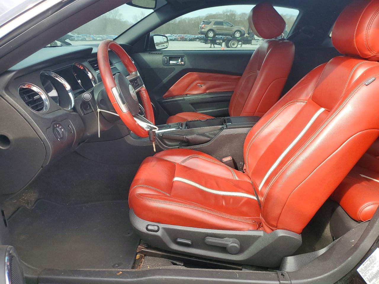 2013 FORD MUSTANG photo 7