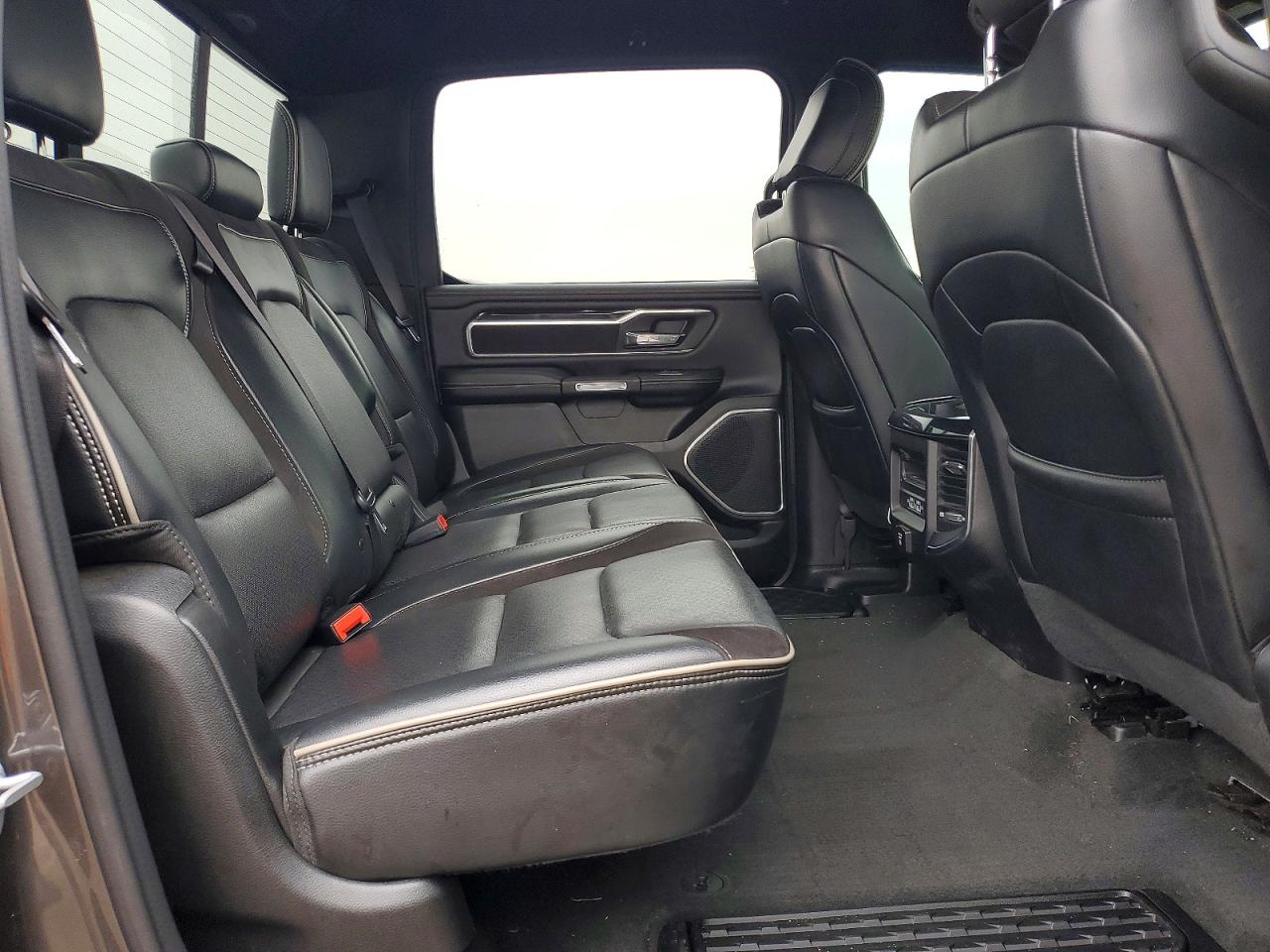 2021 RAM 1500 LARAMIE photo 10